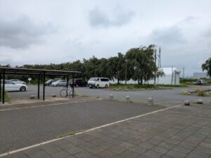三ツ寺公園の駐車場