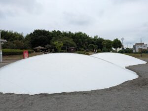 三ツ寺公園のふわふわドーム
