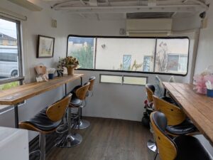 ピッコロルッソの店内