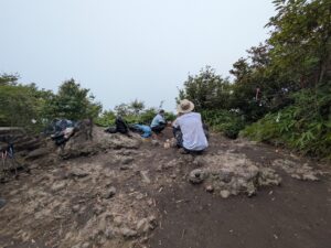 掃部ヶ岳の山頂