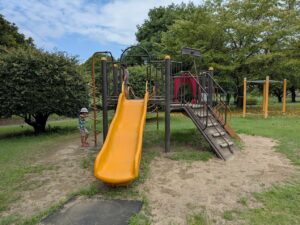 前橋総合運動公園の広場Aの遊具