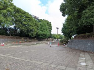 前橋総合運動公園のカスケードでの水遊び