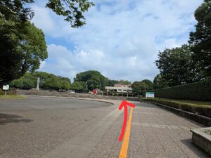 前橋総合運動公園の駐車場からカスケードへ