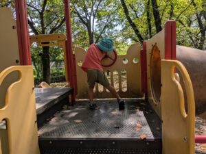 三ツ寺公園のちびっこ広場の遊具