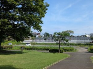 三ツ寺公園の駐車場