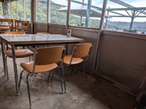 トレッカーズカフェの席